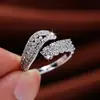 Anillo de Nicho con Microincrustaciones de Diamantes Nuevo 2025, Moderno y Personalizado, Estilo Fresco, Sencillo Elegante, Anillo de Celebridad de Internet para Mujeres