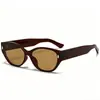 Gafas de sol de una pieza estilo ojo de gato con remaches, estilo influencer ins europeo y americano, gafas de alta gama con protección solar, gafas de sol retro únicas y de moda