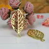 Acessórios de joias de liga metálica fabricantes de folhas atacado pingente de colar vintage 48*26mm