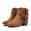 Botas Curtas de Salto Grosso, Botas Western, Botas com Franjas, Tiras com Fivelas, Sapatos Femininos de Tamanho Grande, Botas da Moda, Botas de Montaria Estilo Europeu e Americano com Bico Redondo Boêmio