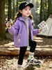 Cortavientos tres en uno con bloques de color y cremallera para niñas de comercio exterior, chaqueta elegante nueva de otoño 2026, ropa infantil de moda