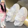 Tenis Blancos para Niñas 2026 Nuevos Zapatos Deportivos de Primavera y Otoño para Niños con Moño Zapatos de Tabla para Estudiantes para Niños Mayores Casuales y Versátiles