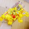 Llavero Famoso en Internet de Oso Fresa Lindo Juguete de Moda Colgante de Muñeca Llavero de Coche Decoración Regalo