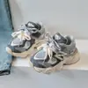 Zapatos de Papá para Niñas Primavera y Otoño 2026 Niños Malla Ligera Suela Suave Zapatos para Correr Logo N Zapatos Deportivos para Niños