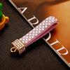 LLavero de metal con forma de cuerda de taladro y diamantes engastados a mano para coche, bonito colgante para bolso de mujer, llavero, anillo, accesorios de cuerda tejida