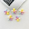 Pequeños accesorios de resina con forma de flor de cinco pétalos de color crema para hacer tú mismo, fundas para teléfono móvil, zapatos, ropa, taza de agua, parche para refrigerador.