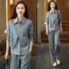 Garantia de Qualidade Roupa Esportiva Casual Redutora de Idade para Mulheres de Meia-Idade Nova Coleção Primavera e Outono Conjunto Casual Elegante de Duas Peças para Mulheres