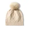 Cachemir 2026 Outono/Inverno Novo Chapéu Feminino de Malha Trançada Quente com Flor Borboleta e Pom-pom para Proteção das Orelhas Chapéu de Malha Casual