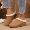Pantuflas de felpa con cuña estilo europeo y americano para mujer, talla grande, nuevo modelo de otoño 2026, de suela gruesa, cálidas, peludas, de punta cerrada, de algodón, talla 43