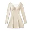 AP26296-26 Vestido Elegante de Outono com Decote V Profundo, Costas Nuas, Acolchoado, Linha A, Cintura Alta, Slim Fit, Manga Longa, Bodycon, Mini