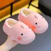 Chinelos de algodão infantis para outono e inverno, unissex, quentes, forrados com fleece, impermeáveis, design de tubarão, para bebês e crianças pequenas, adequados para uso interno, com calcanhar fechado