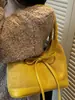 Bolso Tote de Moda y Casual 2025 Otoño Nuevo para Mujer, Gran Capacidad, Empalme Personalizado, Bolso de Hombro de Nicho para Ir al Trabajo