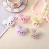 Muñeca de Peluche Conejo Dibujo Animado Estilo Japonés Broche Conejito Dulce Besando Accesorio Decoración para Zapato Sombrero Bufanda Bolso