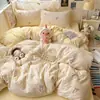 Ins fresh simples puro algodão conjunto de cama de quatro peças classe A qualidade mãe e bebê sono nu desenho animado dormitório capa de edredom individual saia de cama de estudante conjunto de três peças