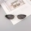 Óculos Cat-Eye Novos de 2026 com um Estilo Tecnológico Futurista Único, Armação Fina de Metal Estilosa, Óculos da Moda Sem Grau