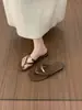 Chanclas Metálicas Retro con Hebilla para Mujer, Nuevas Sandalias Romanas de Playa Primavera/Verano 2026