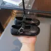 Zapatos de Cuero para Niñas 2025 Otoño Nueva Moda Versátiles Planos Infantiles Zapatos de Princesa Estilo Coreano Cómodos Suela Suave