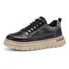 Zapatillas de trabajo de corte bajo para hombre, zapatos casuales de moda retro con suela gruesa para hombre, zapatos deportivos modernos antideslizantes resistentes al desgaste para jóvenes, para el trabajo