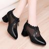 Zapatos Huecos de Malla de Cuero Suave para Mujer Verano Suela Suave Transpirable Tacón Medio Tacón Grueso Zapatos de Mamá Sandalias Huecas de Suela Suave para Mujer