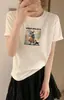 Segunda leva fornecida exclusivamente de camisetas de algodão canelado com mangas dobradas para mulheres, tops de manga curta slim-fit da fábrica de origem, estoque de verão das lojas físicas Thirteen Streets