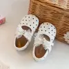 Zapatos para niña de encaje con lunares y lazo, estilo nuevo de otoño, zapatos de princesa para niños pequeños, elegantes zapatos de baile para bebé