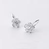 Pendientes de plata de ley s925 con diseño de flor de diamante y clip para la oreja de plata de ley, estilo coreano, sin orificio para la oreja y hebilla.