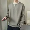 Moletom masculino de manga comprida, coleção primavera/outono 2026, gola redonda, adequado como camada interna ou camada base, estilo camiseta, moletom masculino para primavera e outono