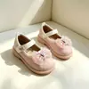 Sapatos pequenos de couro tamanho 26-30 para meninas, sapatos de bebê com solas macias, sapatos de bico quadrado para bebês meninas, sapatos de princesa com sola macia