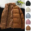 Chaqueta de Algodón de Alta Gama para Hombre, Nuevo Estilo Otoño e Invierno 2026, Forrada de Polar, Engrosada, Abrigo de Algodón Cálido, Corte Holgado, Chaqueta de Algodón con Cuello Alto