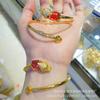 Pulseira de abertura em latão banhado a ouro estilo boutique pulseira cor de ouro joias de imitação fornecimento direto da fábrica entidade pulseira feminina