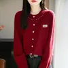 Guangzhou Treze Linhas Liquidação de Marca Moda Coreana Cardigã Tricotado de Lã com Pérolas Cor Sólida Versátil Top Feminino