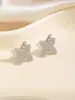 Brincos de Botão Florais da Moda Europeia Moda Versátil Diamante Completo Trevo de Quatro Folhas Pétala Botão Brincos para Mulheres Versátil Dourado