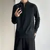 Camada base de fleece cinza escuro com zíper parcial para homens, adequada para treinamento físico de outono e inverno, com gola semi-alta e design de camiseta de manga longa estilo americano