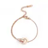 Collar de acero de titanio nuevo sin decoloración para mujer, cadena de clavícula ligera de lujo de verano, nicho, todo-partido, joyería de temperamento de alta gama
