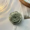 Broche de Flor de Rosa Súper Hada y Pasador de Doble Uso Accesorio de Diseño de Nicho para Vestido y Traje, Elegante Ramillete Floral