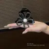 Grampo de Cabelo Flor de Strass em Rede Feminino 2025 Novo Sentido de Alto Padrão Ponda Rabo de Cavalo Grampo de Cabelo Parte de Trás da Cabeça Grampo Tubarão Acessório de Cabelo