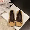 Zapatos de calle sencillos retro franceses de talla grande con punta redonda y empeine bajo, zapatos de ballet enrollables nuevos estilo coreano para otoño e invierno para mujer, zapatos de abuela de suela blanda