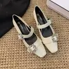 2026 Couro Macio Estilo Pequeno Perfume Bico Quadrado Baixo Corte Solado Macio Sapatos Únicos Femininos Primavera Temperamento Sapatos Aumento Interno de Altura Sapatos Mary Jane