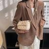 Bolso de mujer 2023, nuevo, elegante y popular, pequeño, cuadrado, bandolera con cadena a juego y bordado de diamantes.