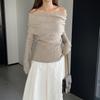 Top de punto sexy de manga larga con cuello de una línea y hombros descubiertos para mujer Jiuzhi Otoño Francés B8329