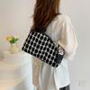 Bolso de mano de gran capacidad estilo coreano para mujer, primavera y verano 2024, nuevo estilo, bolso de hombro portátil de estilo occidental para desplazamientos diarios.