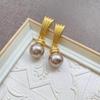 Brincos de pérola elegantes vintage de meados de antigamente brincos de pérola de viajante diário brincos simples de pérola banhados a ouro feminino