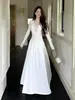 Vestido de Otoño con Encaje Patchwork Plisado Cuello en V Manga Larga para Mujer de Alta Gama con Sentido Formal Vestido de Gala Cintura Ceñida Dobladillo Ancho Falda Larga