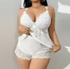 Comercio exterior transfronterizo europeo y americano conjunto de dos piezas de encaje sexy talla grande para dormir, conjunto sexy de camisola y shorts, ropa de casa de puro deseo