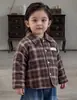 Roupa de inverno estilo coreano para meninos: jaqueta matelassê estilo retrô, calça jeans cenoura desgastada e roupas de inverno para bebês