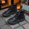 Zapatos 2025 Nuevo Estilo Popular Versátil de Nicho para Mujer Otoño e Invierno Talla Grande Botas Martin Suaves Súper Alargadoras de Altura Planas Cortas para Mujer