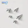 Aretes de aleación de titanio F136 con un diseño único, que incluyen púas de diablo, studs para labio, studs para lengua, studs para cartílago del oído y joyería para piercing con rosca interna