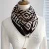 Bufanda Cuadrada con Hebilla Magnética 65 Bufanda Pequeña de Seda Estilo Primavera y Otoño Bufanda Protectora para el Cuello Estilo Coreano de Alta Gama Bufanda de Seda Versátil para Mujer