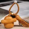 Colgante de Sombrero de Erudito Tallado de Sándalo Dorado, Colgante Lindo de Cabeza de Animal de Dibujos Animados, Llavero Borla Encanto para Bolso
