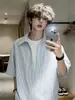 Camisa Falsa de Duas Peças Manga Curta Masculina Estilo Americano Patchwork Listrado Camisa Preguiçosa de Meia Manga Verão Versátil Seda de Gelo Sensação Refrescante Camiseta